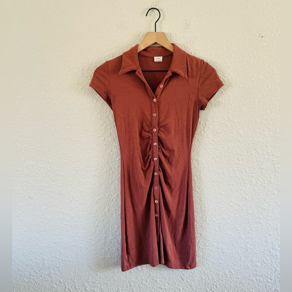 Wilfred Dresses & Skirts - Aritzia Wilfred Ruched Front Button Up Mini Dress
